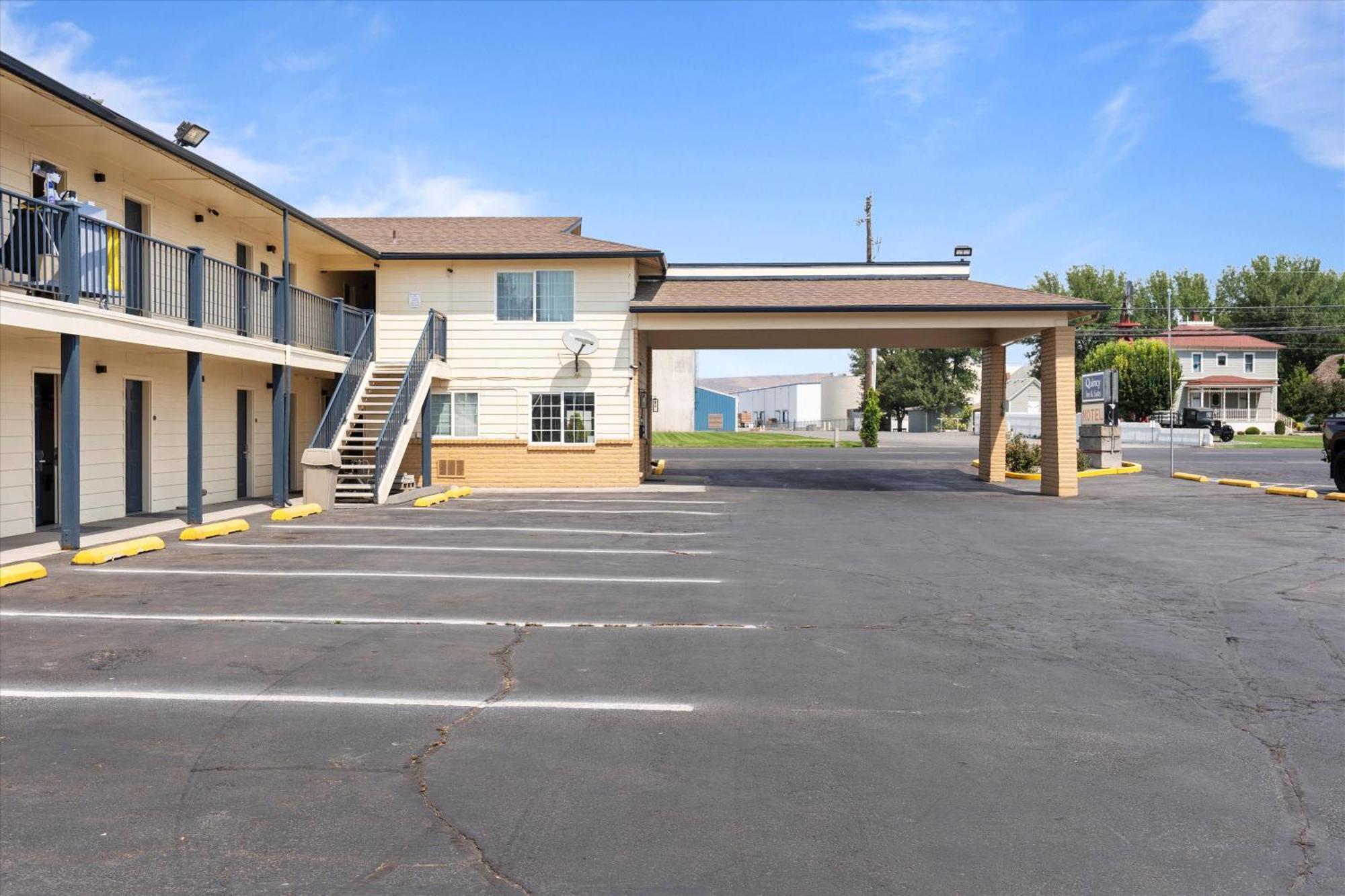 Quincy Inn And Suites Luaran gambar